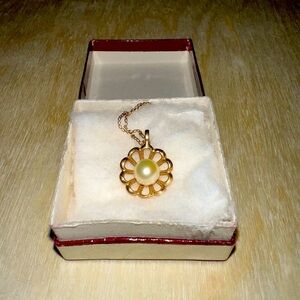 Vintage Gold Pearl Necklace